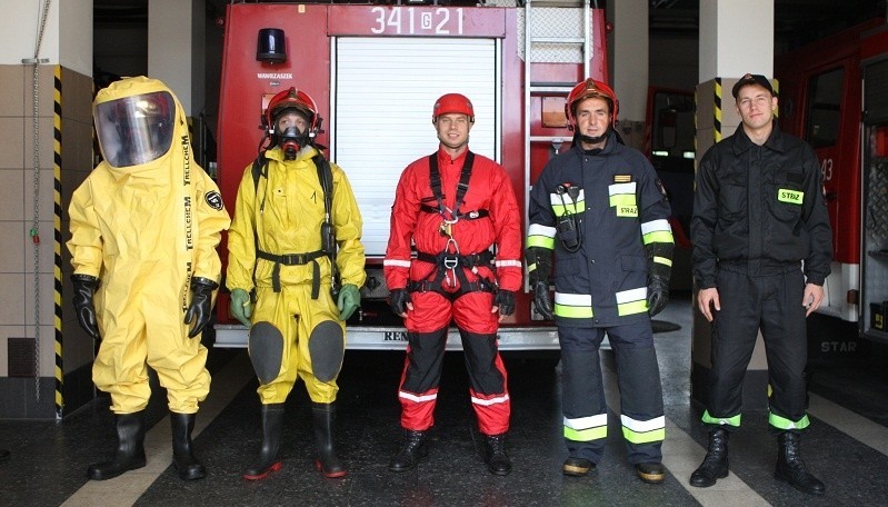 Strażacka rewia mody. Zobacz uniformy i mundury strażaków | Głos Pomorza
