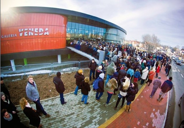 Na galerię handlową łomżyniacy czekali długie lata. Wiele osób decyduje się tu robić nie tylko zakupy, ale też spędzać czas z rodziną na organizowanych tu iventach m.in. jarmarkach, czy spektaklach.