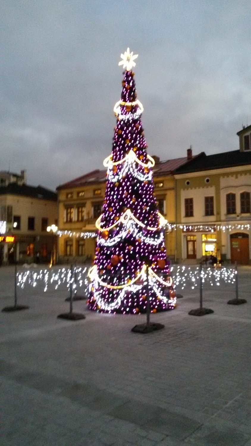 Iluminacja świąteczna w Żywcu [ZDJĘCIA]