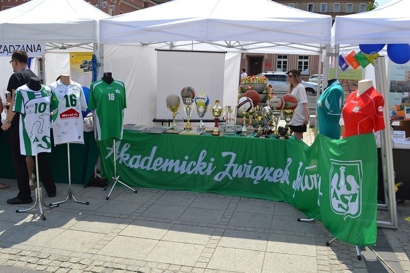 Częstochowa: Dzień Samorządu Terytorialnego. Jest Festiwal Nauki, pokazy i występy [ZDJĘCIA]