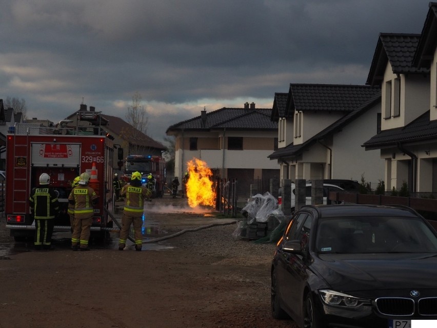 Pożar skrzynki gazowej w Dębienku. Ewakuowano mieszkańców.