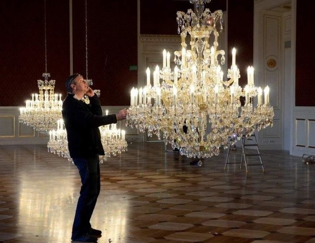Remont pałacu w Żaganiu prawie zakończonyW Sali Kryształowej są już nowe żyrandole, ale jeszcze nie ma wyposażenia, które wraz z oświetleniem będzie kosztować ok. 500 tys. zł.