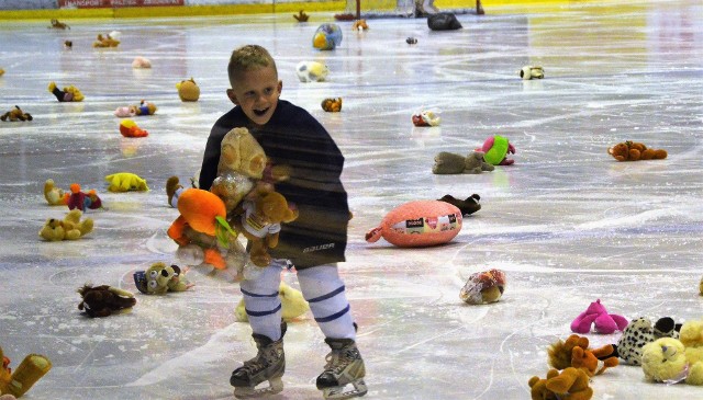 W piątek, 9 lutego, podczas meczu Unii przeciwko GKS Tychy, w oświęcimskiej hali zostanie przeprowadzona III edycja akcji Teddy Bear Toss. Tym razem jej celem jest pomoc choremu 7-letniemu Tymonowi Stankowi.