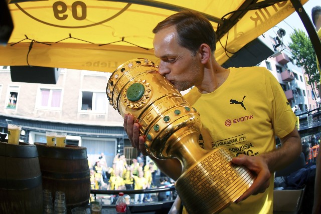 Thomas Tuchel z trofeum za Puchar Niemiec