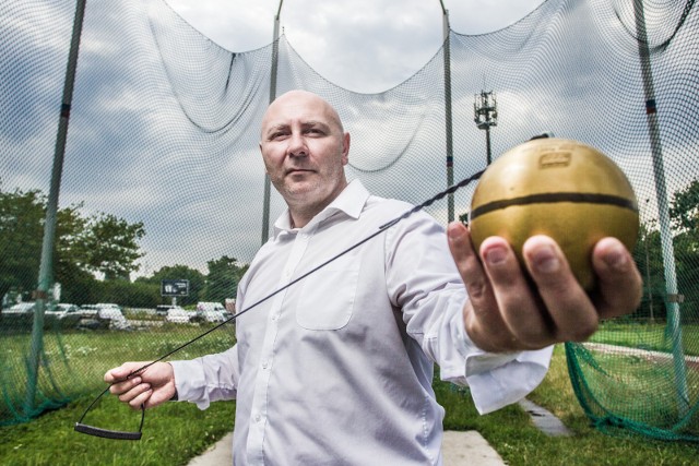 To bez wątpienia numer jeden wśród wielkopolskich sportowców. Jako jedyny zdobył złoty medal olimpijski. Młociarz z Poznania swój największy sukces osiągnął w 2000 roku, wygrywając  na igrzyskach w Sydney. Rok później, w Edmonton został również mistrzem świata. I właśnie w tych dwóch latach Ziółkowski wygrywał Plebiscyt. Niespełna 42-letni obecnie pięciokrotny olimpijczyk, a teraz poseł na Sejm, karierę zakończył przed dwoma laty, w dniu swoich 40 urodzin. - Miałem coraz mniej czasu na treningi i nie było sensu naginać rzeczywistości. To był najlepszy moment, aby przekazać pałeczkę młodym - mówił wtedy.Przejdź do kolejnego zdjęcia ------>