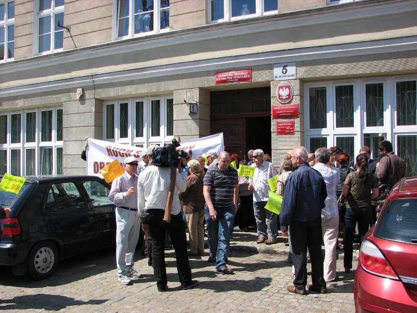 Protestowali u Rzecznika Praw Obywatelskich przeciw ustawie śmieciowej (ZDJĘCIA)