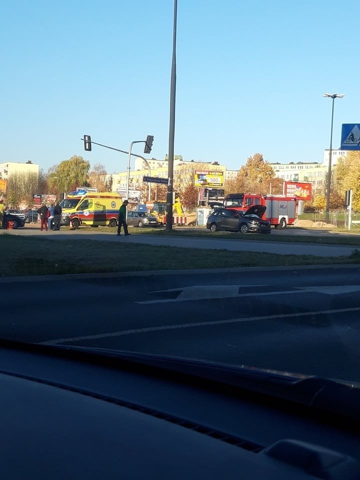 Wypadek na lubelskim Czechowie. Cztery osoby trafiły do szpitala