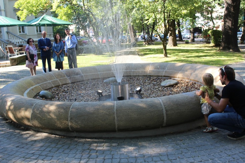 Mikołów: Zabytkowa fontanna znów trysła wodą