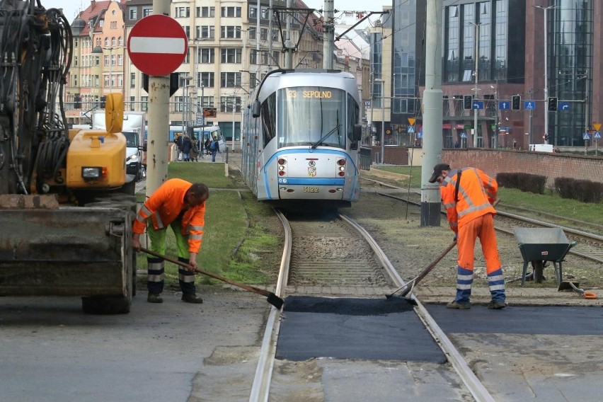 Problemów jest wiele. Wprawdzie sporo internautów...