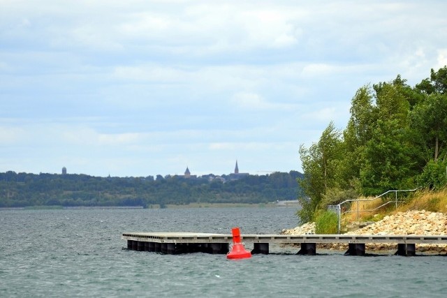 Nad Berzdorfer See jest kilka plaż. Na niektórych jest pusto