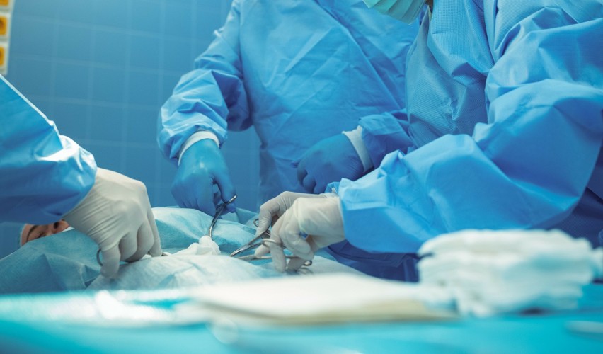 Kiedy chińscy chirurdzy będą wszczepiać implanty do mózgów?
