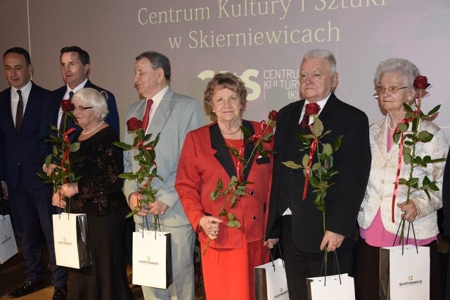 We wtorek, 16 października, Klub Seniora Zacisze obchodził 40-lecie swojej działalności. Uroczystość z tej okazji odbyła się w Kinoteatrze Polonez. Klub Seniora Zacisze działa przy Centrum Kultury i Sztuki w Skierniewicach.