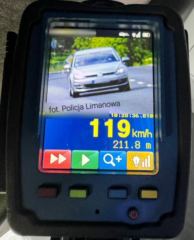 Nastolatek za jazdę z prędkością 119 km/h został surowo ukarany