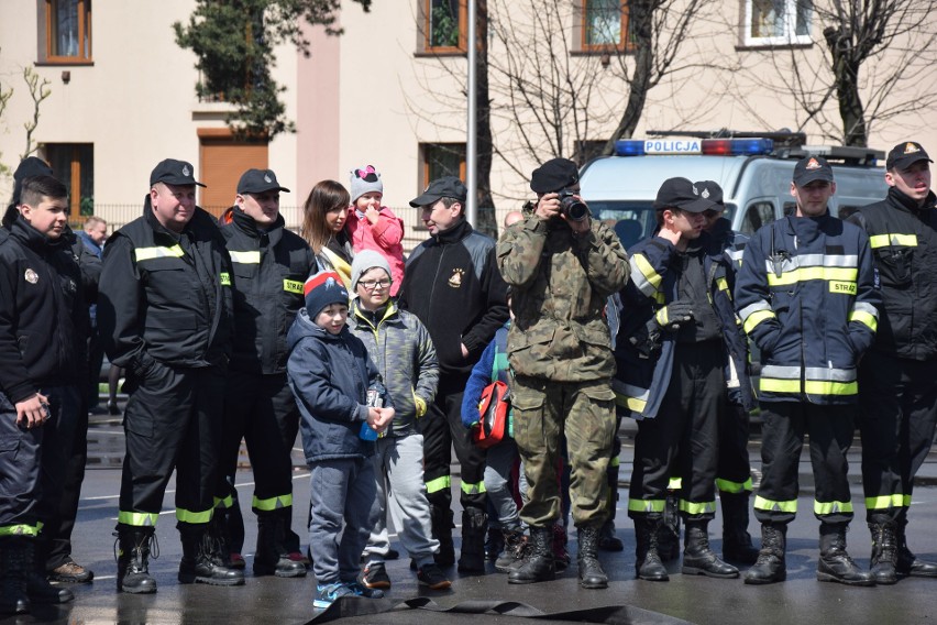 Wyjątkowy piknik strażacki w Zawierciu: Strażacy chcą pomóc 12-letniemu Mikołajowi ZDJĘCIA