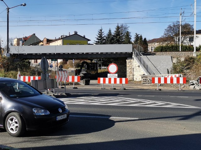 Chrzanów. Utrudnienia na DK 79. Zamknięto wiadukt na ul. Krakowskiej. Zmiany w komunikacji miejskiej