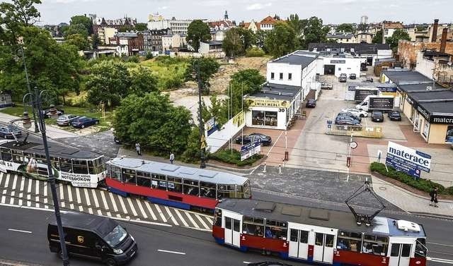 Tędy ma biec nowa ulica, ułatwiająca dojazd do budynków mieszkalnych i sklepów w ulicy Focha