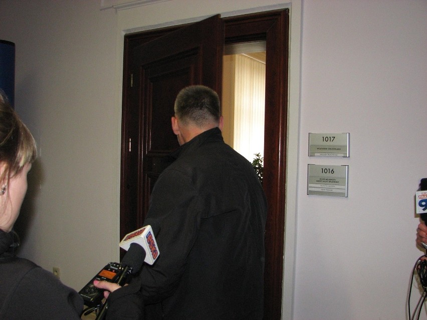 Rowerzyści u wojewody. Petycję przypięli mu do drzwi (FOTO)