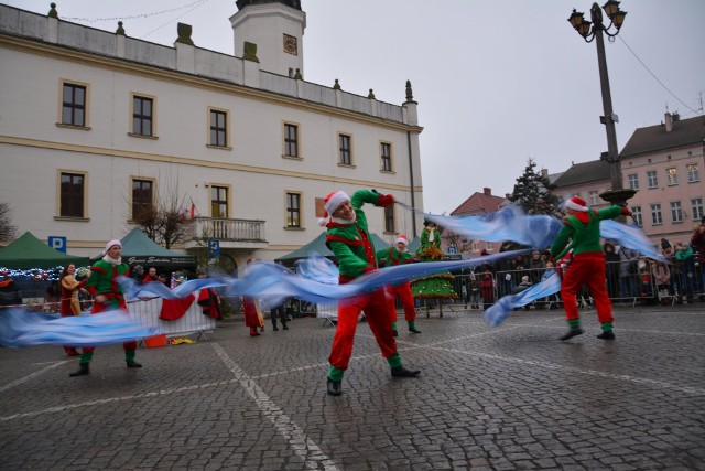 Na jarmarku bożonarodzeniowym w Sulechowie nie zabrakło oryginalnych produktów regionalnych jak i artystycznych atrkacji