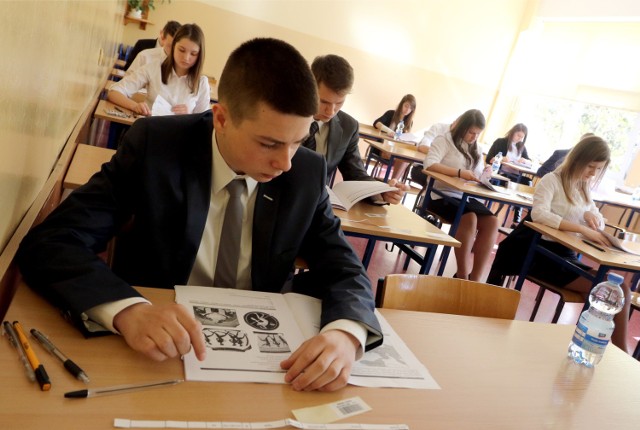 Egzamin gimnazjalny 2015 - MATEMATYKA - TESTY, ODPOWIEDZI, ROZWIĄZANIA |  Gazeta Wrocławska