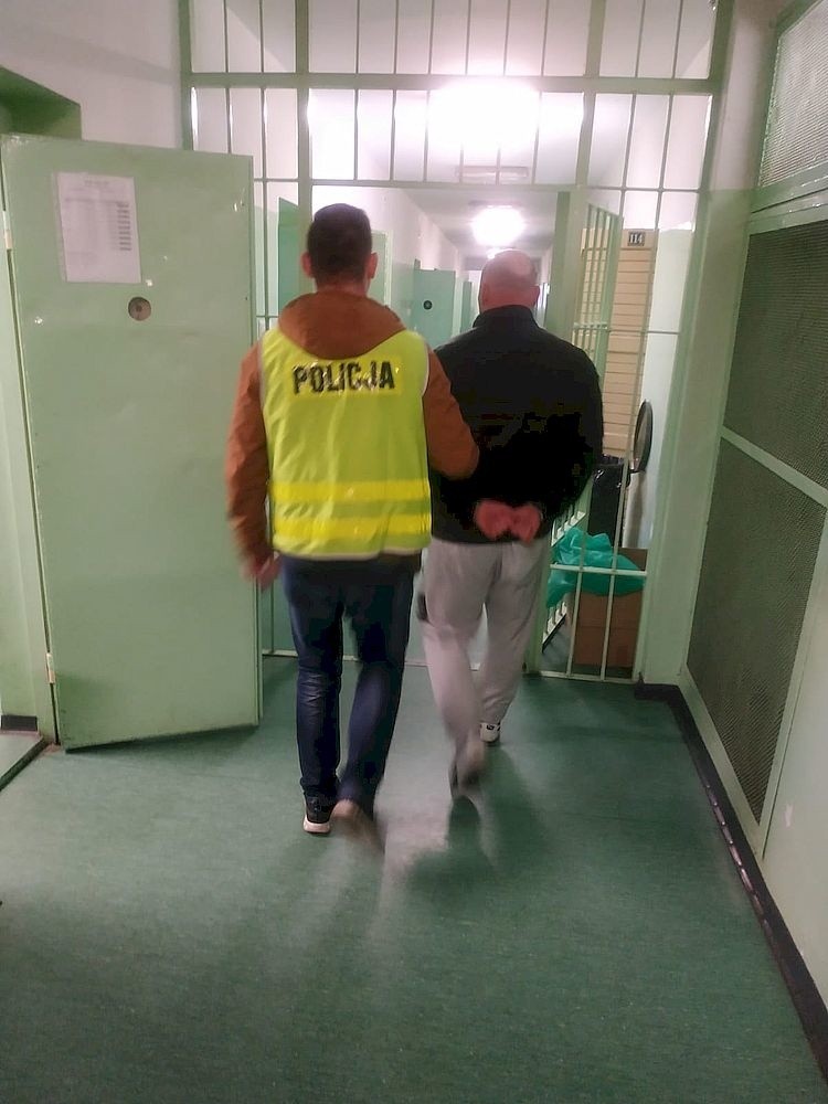 Policjanci ze Słupska odzyskali ponad siedem tysięcy złotych