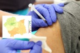 Rok szczepień przeciwko COVID-19. W Małopolsce zaszczepionych mniej niż połowa mieszkańców 