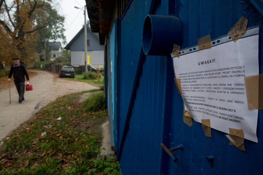 Te garaże przy ul. Kaczeńcowej muszą zostać zburzone do...