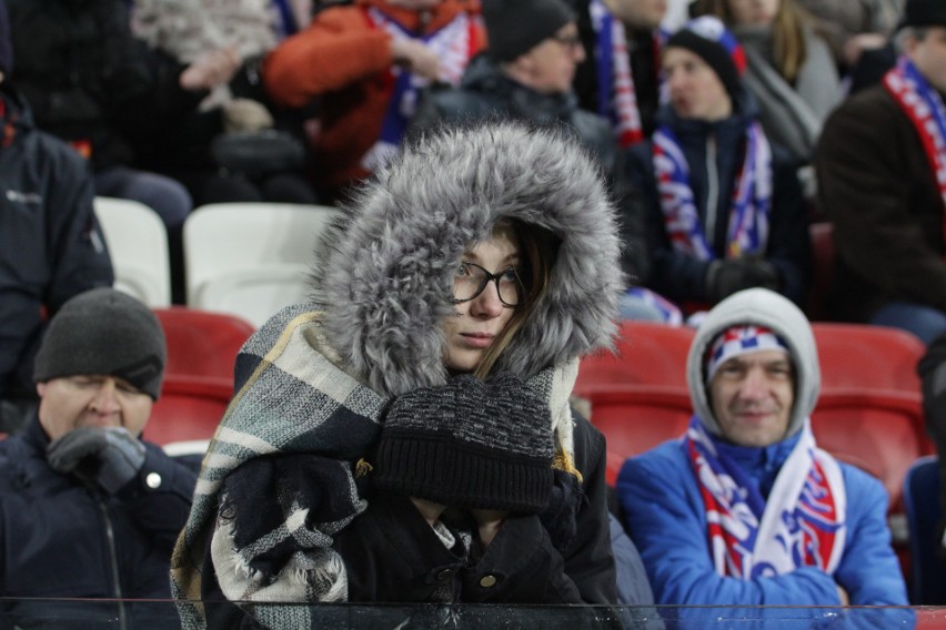 Górnik Zabrze – Wisła Kraków 2:0. Fanki na meczu w Zabrzu ZOBACZ ZDJĘCIA