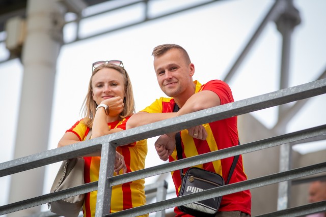 Korona Kielce zwycięstwem 2:0 z ŁKS Łódź pożegnała się z PKO Ekstraklasą. Bramki zdobyli Iwo Kaczmarski i Daniel Szelągowski. Byliście na tym meczu na Suzuki Arenie? Szukajcie się na zdjęciach. Szczegóły na kolejnych slajdach. (dor)