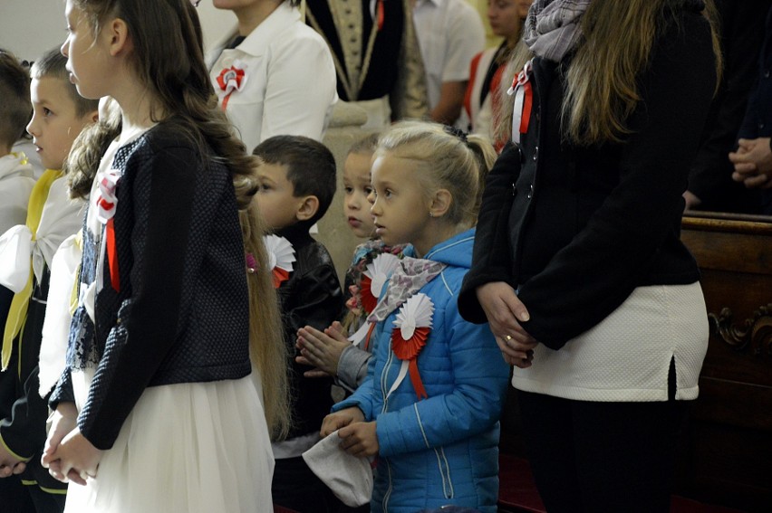 Staszkówka. Uroczyście świętowano rocznice niepodległości. W kościele odsłonięto okolicznościową tablicę