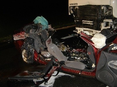 Pięć osób zginęło w tragicznym wypadku na trasie krajowej numer 7 koło Szydłowca (więcej informacji, zdjęcia - uwaga, są drastyczne!)