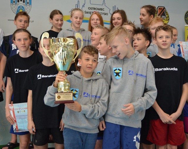 Pływacy Barakudy Starachowice triumfowali w zawodach rozegranych w Ostrowcu Świętokrzyskim