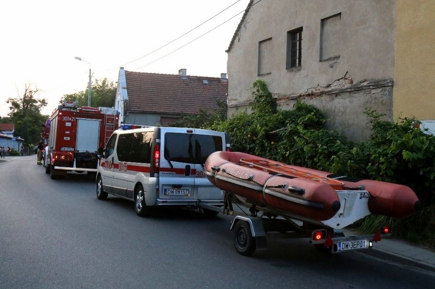 Wrocław: Kobieta wskoczyła do czterometrowej studni. Trafiła do szpitala 