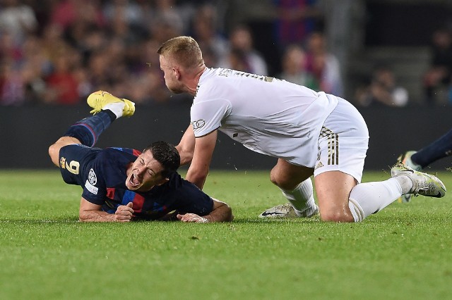 Matthijs de Ligt nie dał pograć Robertowi Lewandowskiemu w meczu Bayernu z Barceloną na Camp Nou