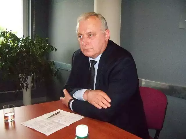 Prezes Majcher twierdzi, że zablokował kontrakty dla firmy związanej z wiceprezesem Okrągłym na sumę 117 tysięcy złotych.