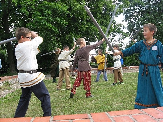 Podczas tegorocznych Norbertańskich Dni Młodych odbędzie się I Strzeleński Turniej Rycerski Wojów Średniowiecznych. 