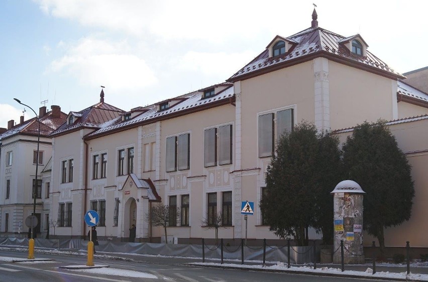 Rusza przebudowa budynku po dawnym Areszcie Śledczym na siedzibę Starostwa Powiatowego w Nisku. Zobacz zdjęcia