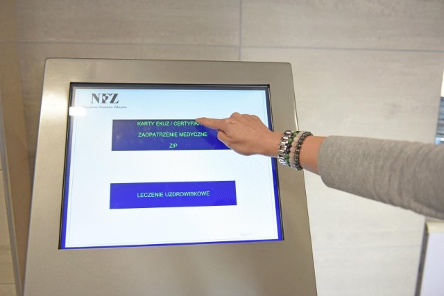 Dziennie w poznańskim NFZ po kartę EKUZ zgłasza się nawet 100-120 osób.