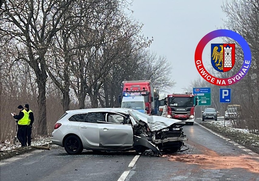 Poważny wypadek w Gliwicach. Dwie osoby trafiły do szpitala