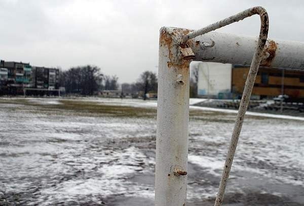 Niektóre boiska, jak to Wspólnoty Serbinów Tarnobrzeg, faktycznie nie nadawały się do gry, ale na większości można było grać.