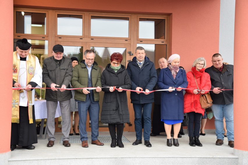 Centrum Aktywności Kulturalnej w Zarębach Kościelnych oficjalnie otwarte. Wstęgę przecięto 28.12.2023