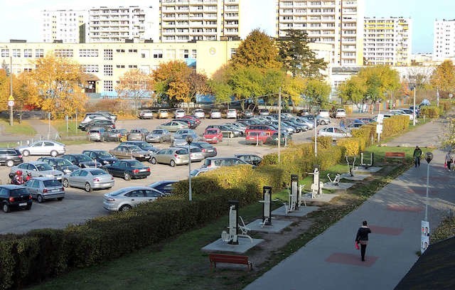 Teren, na którym znajduje się parking na ok. 100 aut SM „Rubinkowo” chce sprzedać za 3,3 mln zł