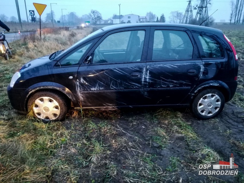 Dachowanie na obwodnicy Dobrodzienia.