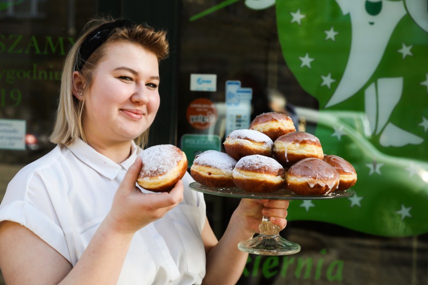 Cukiernia Czarodziej 

ul. Karmelicka 15

Pączek - 4 zł