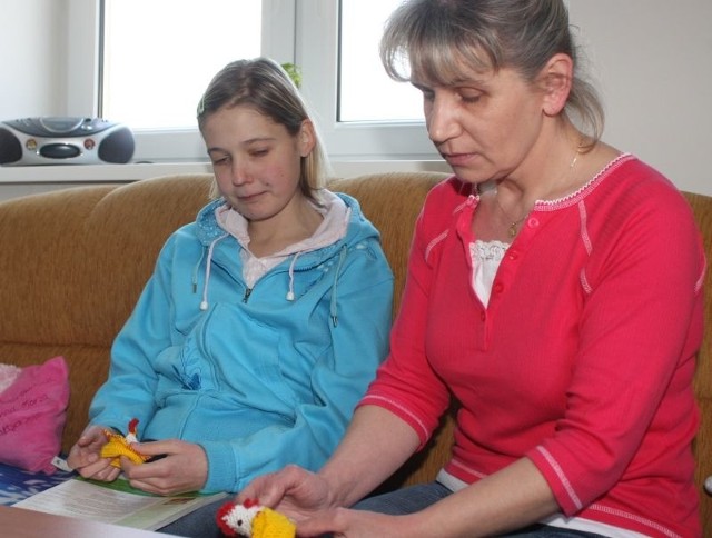 Najbliższe święta dla 17 letniej Dominiki Kitlińskiej i jej mamy czekającej na przeszczep serca i płuc zapowiadają się tragicznie, bo nie mają na nic pieniędzy.