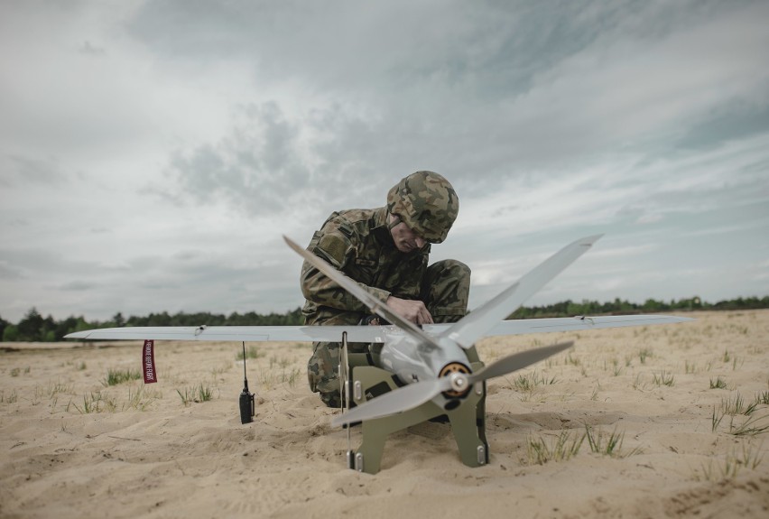 Żołnierze Wojsk Obrony Terytorialnej uczyli się używania dronów uderzeniowych. Polska jednym z pionierów w NATO