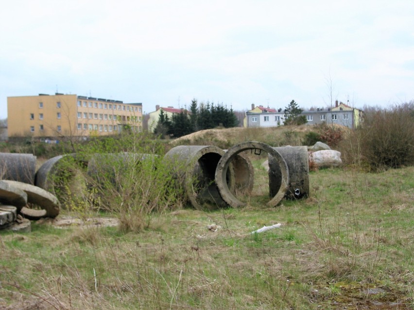 Bezużyteczne elementy instalacji nawadniającej obszar...