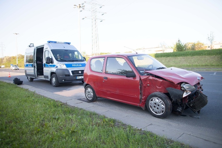 Wypadek na Bandurskiego. Jedna osoba poszkodowana [ZDJĘCIA]