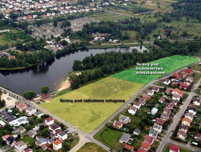 Na tej mapie zaznaczono działki w pobliżu zalewu w Szydłowcu przeznaczone do sprzedaży pod działalność gospodarczą i pod zabudowę jednorodzinną.