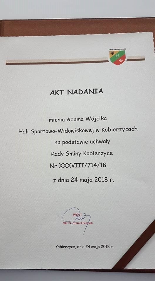 Hala Sportowo-Widowiskowa w Kobierzycach nazwana im. Adama Wójcika [ZDJĘCIA]