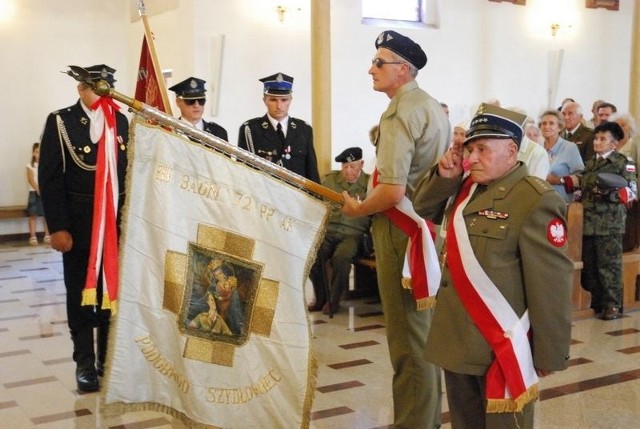 W kościele w Majdowie odprawiona została Msza Święta. Uczestniczyli w niej mieszkańcy, władze gminy i powiatu, przedstawiciele środowisk kombatanckich i strażacy.